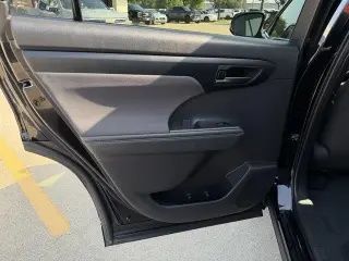 Toyota Highlander 2025 LE 4dr SUV