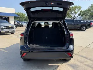 Toyota Highlander 2025 LE 4dr SUV