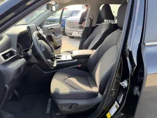 Toyota Highlander 2025 LE 4dr SUV