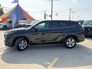 Toyota Highlander 2025 LE 4dr SUV