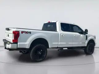 Ford F-250 Super Duty 2019 4x4 King Ranch 4dr Crew Cab 6.8 ft. SB Pickup