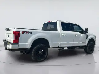 Ford F-250 Super Duty 2019 4x4 King Ranch 4dr Crew Cab 6.8 ft. SB Pickup