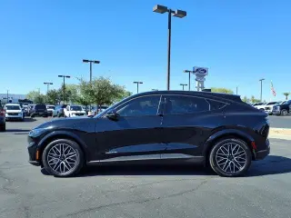 Ford Mustang Mach-E 2025 AWD Premium 4dr SUV