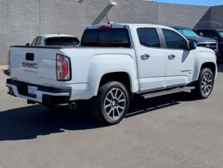 GMC Canyon 2021 4x4 Denali 4dr Crew Cab 5 ft. SB