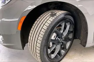 Chrysler Pacifica 2023 AWD Touring L 4dr Mini-Van
