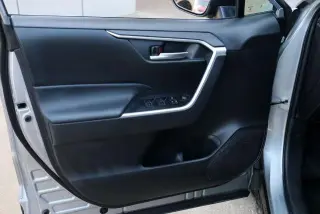 Toyota RAV4 2025 AWD XLE 4dr SUV
