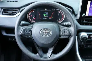 Toyota RAV4 2025 AWD XLE 4dr SUV