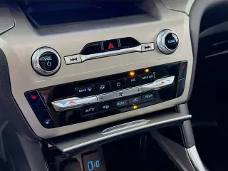 Ford Explorer 2023 AWD XLT 4dr SUV