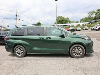 Toyota Sienna 2021 AWD LE 8-Passenger 4dr Mini-Van