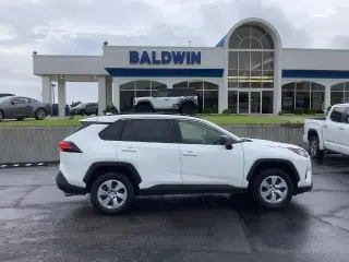 Toyota RAV4 2019 LE 4dr SUV