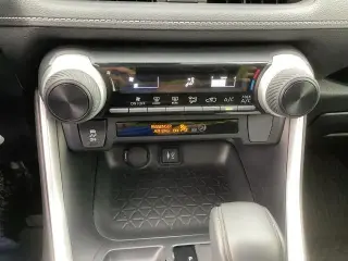 Toyota RAV4 2019 LE 4dr SUV