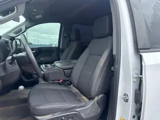 Chevrolet Silverado 1500 2024 4x2 Custom 4dr Crew Cab 5.8 ft. SB
