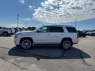 Cadillac Escalade 2016 4X4 Luxury Collection 4dr SUV