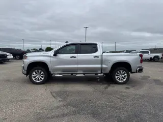 Chevrolet Silverado 1500 2021 4x4 Custom 4dr Crew Cab 5.8 ft. SB