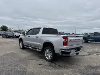 Chevrolet Silverado 1500 2021 4x4 Custom 4dr Crew Cab 5.8 ft. SB