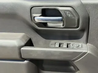Chevrolet Silverado 1500 2023 4x4 Custom 4dr Crew Cab 5.8 ft. SB