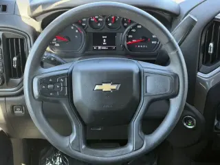 Chevrolet Silverado 1500 2023 4x4 Custom 4dr Crew Cab 5.8 ft. SB