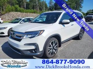 Honda Pilot 2022 AWD Touring 4dr SUV w/Rear Captain's Chairs