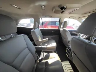 Honda Pilot 2022 AWD Touring 4dr SUV w/Rear Captain's Chairs