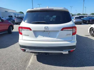Honda Pilot 2022 AWD Touring 4dr SUV w/Rear Captain's Chairs