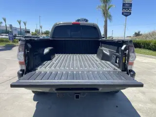 Toyota Tacoma 2015 4x2 PreRunner V6 4dr Double Cab 6.1 ft SB 5A