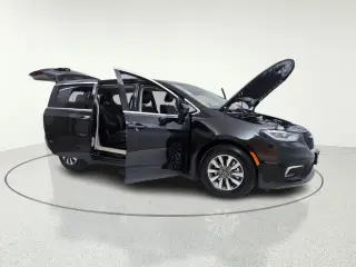 2023 Chrysler Pacifica Plug-In Hybrid