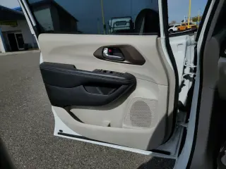 2022 Chrysler Voyager
