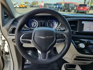 2022 Chrysler Voyager