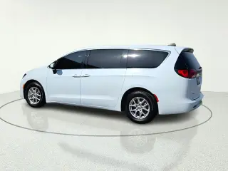 2022 Chrysler Voyager