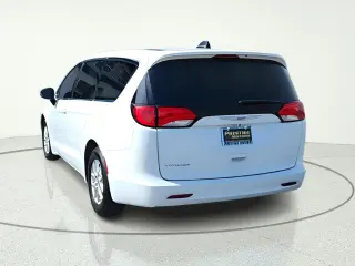 2022 Chrysler Voyager