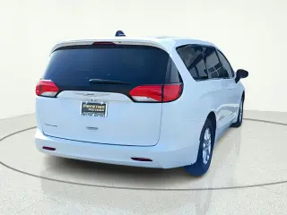 2022 Chrysler Voyager