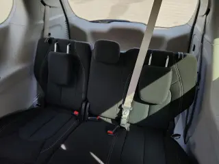 2022 Chrysler Voyager