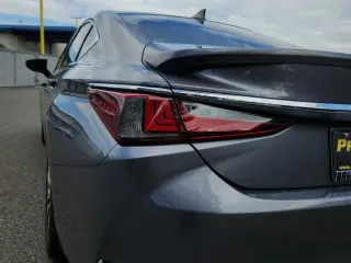 2021 LEXUS ES 300h