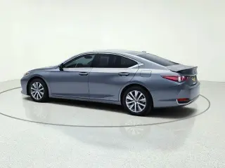 2021 LEXUS ES 300h
