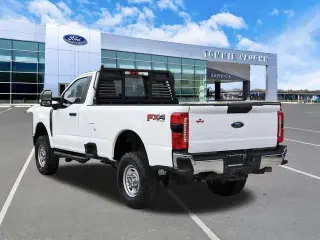 Ford F-250 Super Duty 2023 4x4 XL 2dr Regular Cab 8 ft. LB Pickup