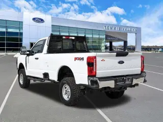 Ford F-250 Super Duty 2023 4x4 XL 2dr Regular Cab 8 ft. LB Pickup
