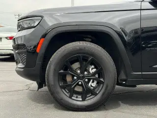 Jeep Grand Cherokee 2025 4x2 Laredo A 4dr SUV