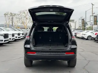 Jeep Grand Cherokee 2025 4x2 Laredo A 4dr SUV