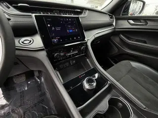Jeep Grand Cherokee 2025 4x2 Laredo A 4dr SUV