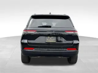 Jeep Grand Cherokee 2025 4x2 Laredo A 4dr SUV