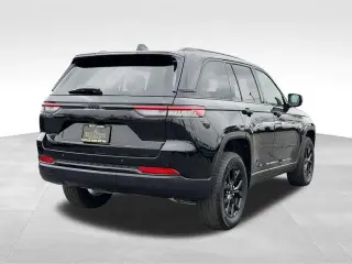Jeep Grand Cherokee 2025 4x2 Laredo A 4dr SUV