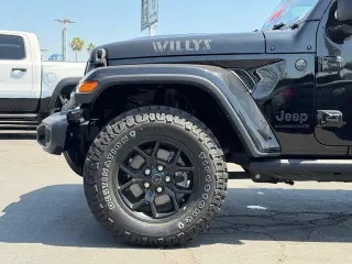 Jeep Gladiator 2025 4x4 Big Bear 4dr Crew Cab 5.0 ft. SB