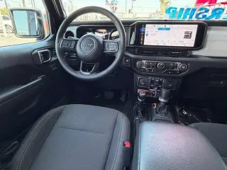 Jeep Gladiator 2025 4x4 Big Bear 4dr Crew Cab 5.0 ft. SB