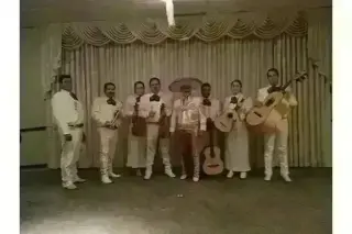 MARIACHI MÚSICA VARIABLE EN LA