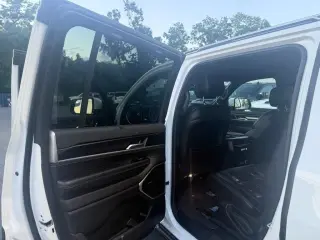2022 Jeep Wagoneer