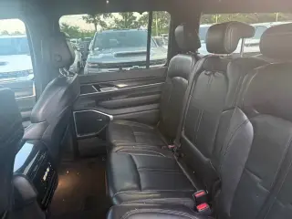 2022 Jeep Wagoneer
