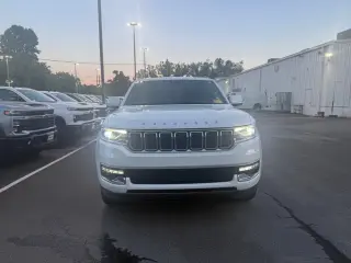 2022 Jeep Wagoneer