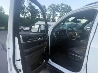 2022 Jeep Wagoneer