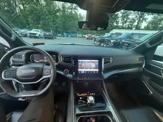 2022 Jeep Wagoneer