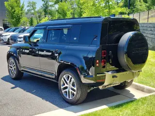 2024 Land Rover Defender 110